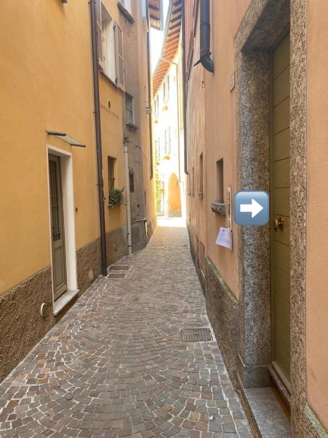 La Casina Al Lago マンデッロ・デル・ラーリオ エクステリア 写真