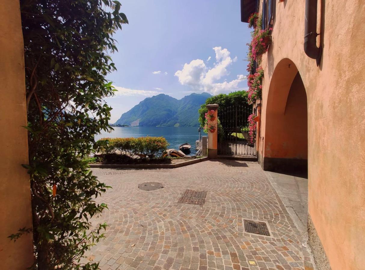 La Casina Al Lago マンデッロ・デル・ラーリオ エクステリア 写真